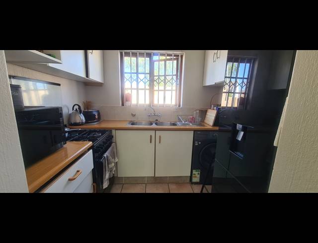 1 BEDROOM SIMPLEX SOLD IN HALFWAY GARDENS